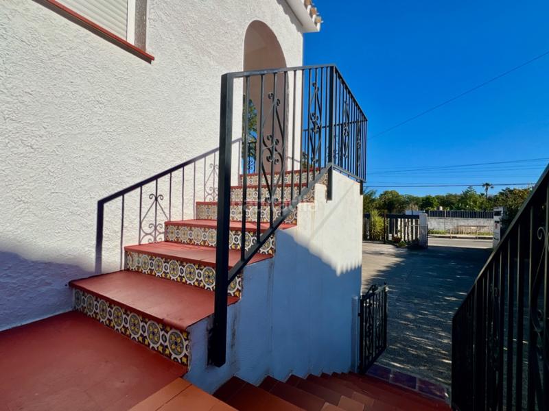 Foto a6842ae8-921b-47dd-ad3f-e44006ed0c3e. Xalet amb calefacció aparcament a Las Rotas / Les Rotes Dénia