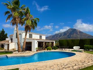 Chalet in Partida Comunes-Adsubia