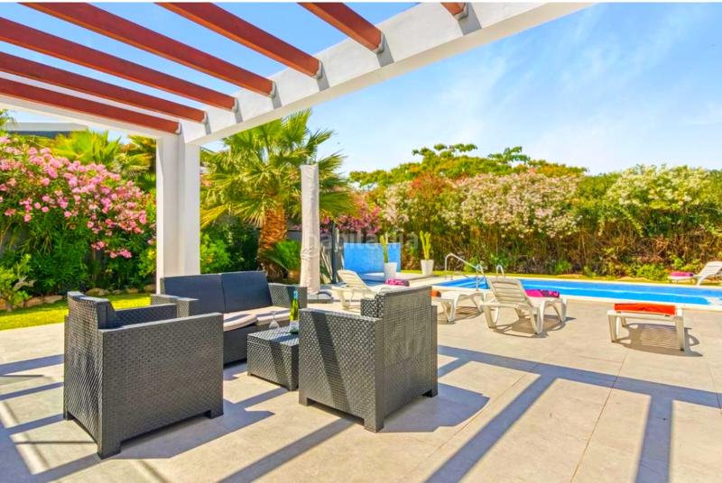 Foto 50a08abc-c5e4-45c3-9857-cd810d9533d9. Xalet amb calefacció aparcament piscina a Centro Ciudad Xàbia