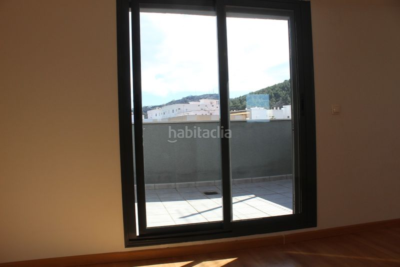 Foto a82adab1-ef5d-4c90-82c1-49dbbc26e6e1. Àtic amb piscina a Pedreguer