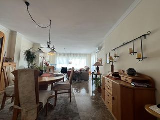 Etagenwohnung in Pedreguer
