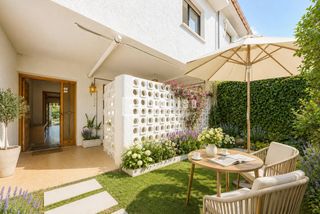 Chalet in Colonia. Excelente oportunidad para diseñar y personalizar la vivienda de
