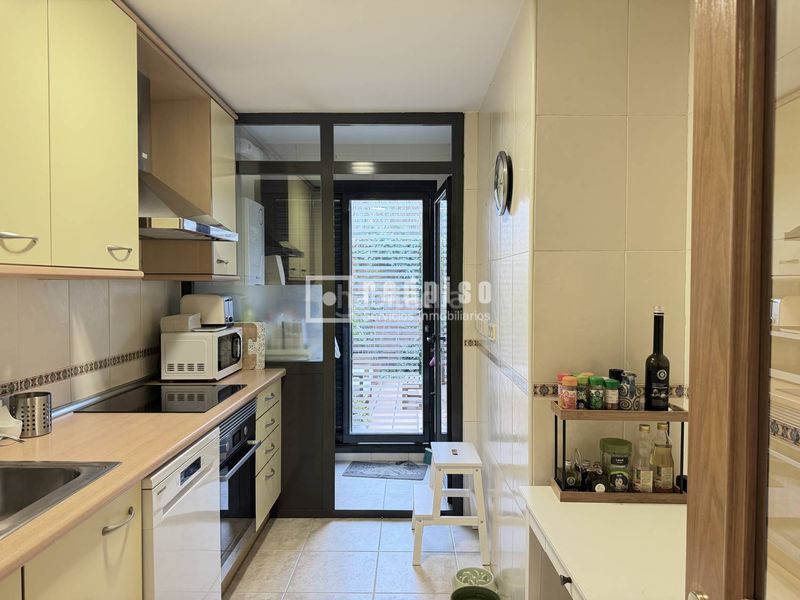 Foto ad1579c3-39a4-4c06-95cd-d5297aed82a7. Dúplex amb calefacció aparcament piscina a Europolis Rozas de Madrid (Las)