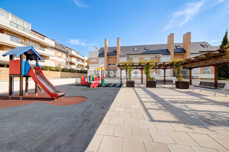 Foto 3a921ab1-31ab-4be4-9f46-86c3e5afb1d6. Appartement avec chauffage parking piscine dans El Cantizal Rozas de Madrid (Las)
