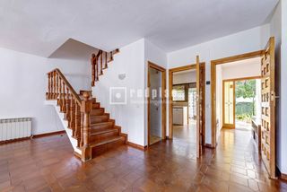 Chalet à Colonia. Excelente oportunidad para diseñar y personalizar la vivienda de