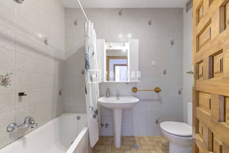 Foto 3aba06f6-588e-4d59-a380-a8bf64cceb4c. Chalet excelente oportunidad para diseñar y personalizar la vivienda de tus sueños en Torrelodones