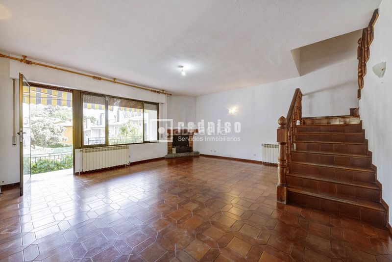 Foto d13f28d7-1cbf-494e-981f-6b169dafa0c2. Chalet excelente oportunidad para diseñar y personalizar la vivienda de tus sueños en Torrelodones