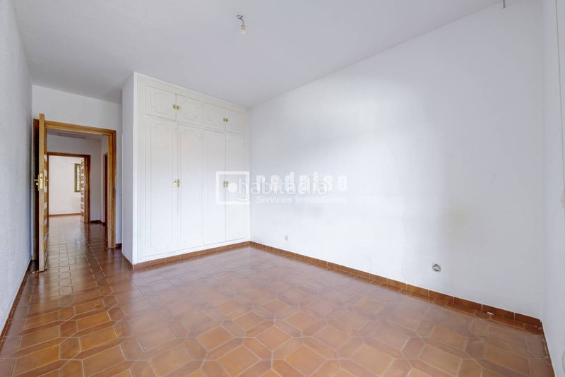 Foto eb5fe8aa-3357-41ab-9aa3-a66efd0ea1f2. Chalet excelente oportunidad para diseñar y personalizar la vivienda de tus sueños en Torrelodones