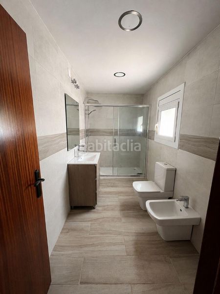 Foto 041f4593-4dd5-4143-ac91-70d6f3ce4f8b. Casa adossada a Barri del Centre Terrassa