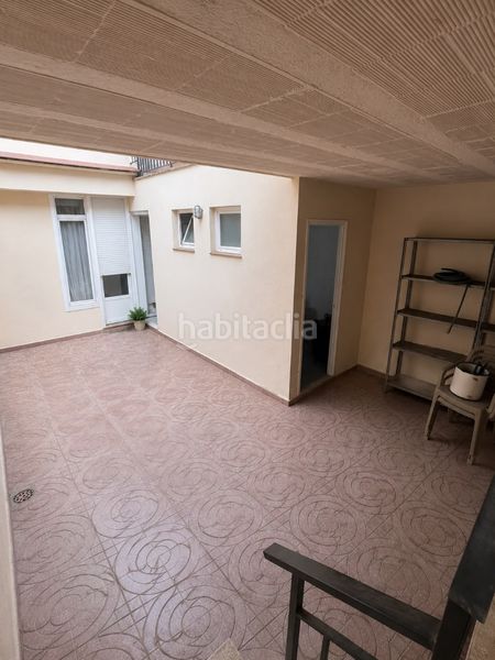 Foto f71e6532-e8d7-4720-a8bf-aacd62aba3b1. Casa adossada a Barri del Centre Terrassa
