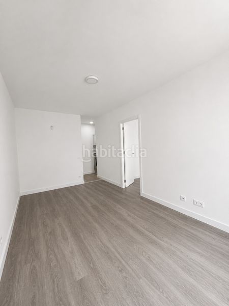 Foto 290fa087-e620-49f5-bfda-c1bd11e62d13. Flat in El Raval Santa Coloma de Gramenet