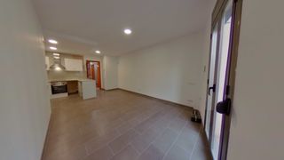 Pis  Carrer de rogent. ?? piso en venta en barcelona – 3 dormitorios + balcón