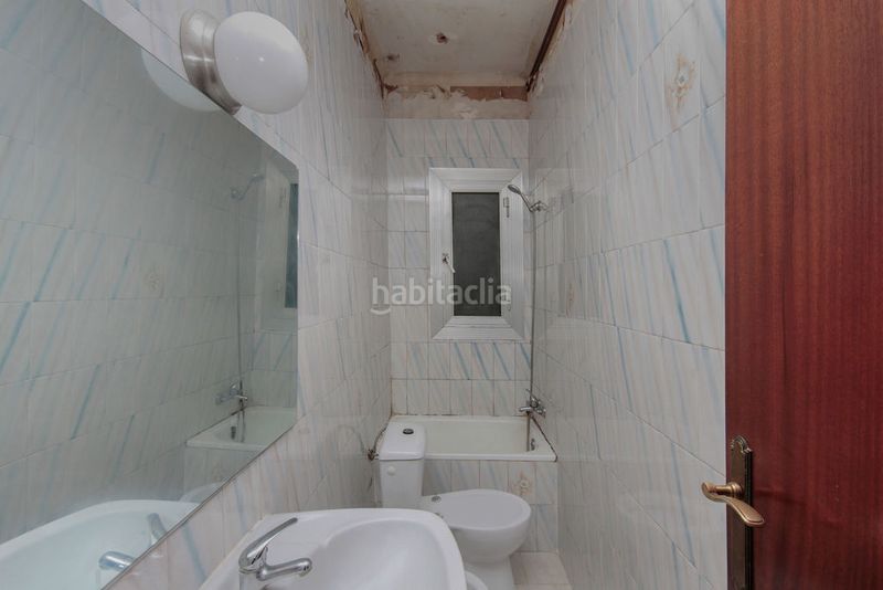Foto af926107-ab36-43b9-8ec0-5af79dbc2de8. Pis a El Camp de l´Arpa del Clot Barcelona