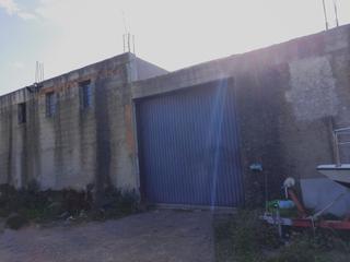 Terreno residencial en Manacor Centre. Dos fincas rústicas con edificaciones en manacor. agua y electri
