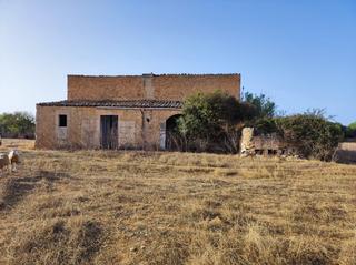 Mas à Felanitx Poble. Finca rústica con casa a reformar en felanitx.