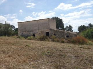 Wohngrundstück in Maria de la Salut. Espectacular finca rústica con edificación.