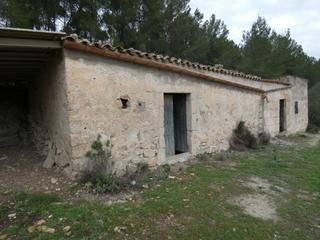 Casale in Maria de la Salut. Finca rústica con edificación en maría de la salut.