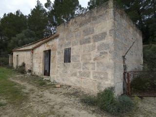 Mas à Maria de la Salut. Finca rústica con edificación en maría de la salut.