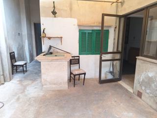Maison à Petra. **casa de pueblo con cochera en petra - oportunidad única**