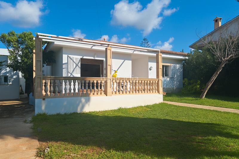 Foto 87361e76-1a6b-4f1f-b79f-52eca4fd98ef. Xalet amb xemeneia aparcament a Badia Blava-Badia Gran-Tolleric Llucmajor