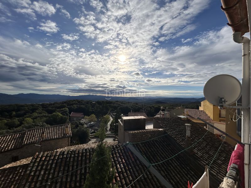 Foto 0033f206-dffd-40db-8fca-e7e7744d25f2. Lloguer pis amb xemeneia a Vajol (La)