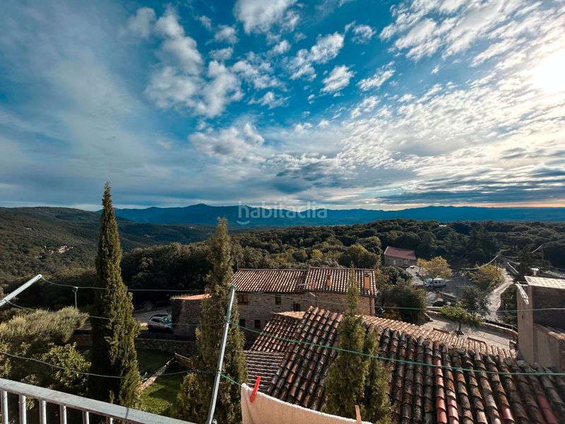 Foto ce906d48-e760-40be-9fe4-ea83618e48a9. Lloguer pis amb xemeneia a Vajol (La)