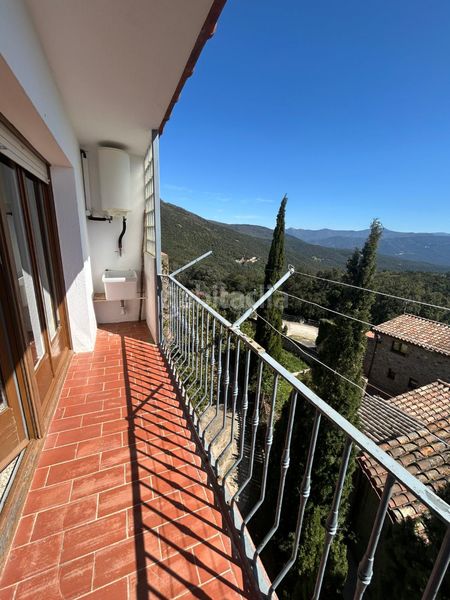 Foto cddb11ab-2f7d-42ea-ad5e-a756f839b323. Location appartement avec cheminée dans Vajol (La)