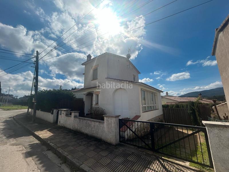 Foto bb6fe3a1-ef57-48e3-8318-fe21f4b01137. Chalet casa unifamiliar ubicada en zona residencial de 109m2 con terreno de 453m2 en Maçanet de Cabrenys