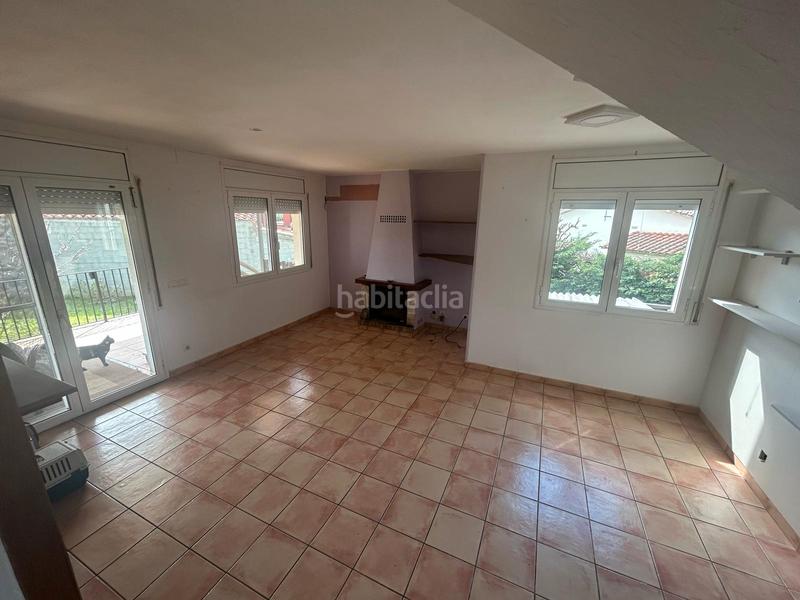 Foto c43ee0e2-542b-4e93-90df-43ae8abb60dc. Chalet casa unifamiliar ubicada en zona residencial de 109m2 con terreno de 453m2 en Maçanet de Cabrenys