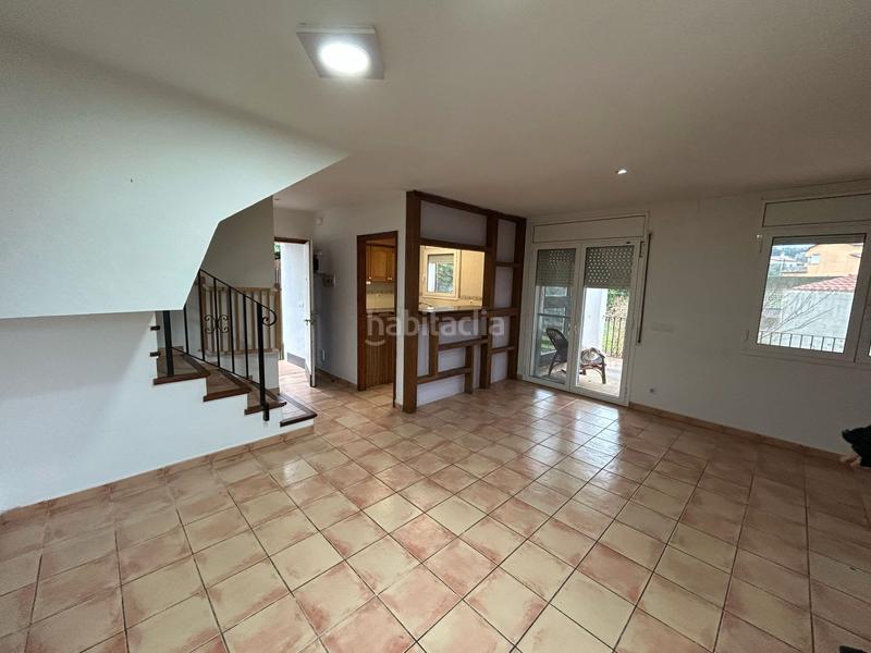Foto c97f528f-9609-4b86-a50e-87abfe1b37d1. Chalet casa unifamiliar ubicada en zona residencial de 109m2 con terreno de 453m2 en Maçanet de Cabrenys