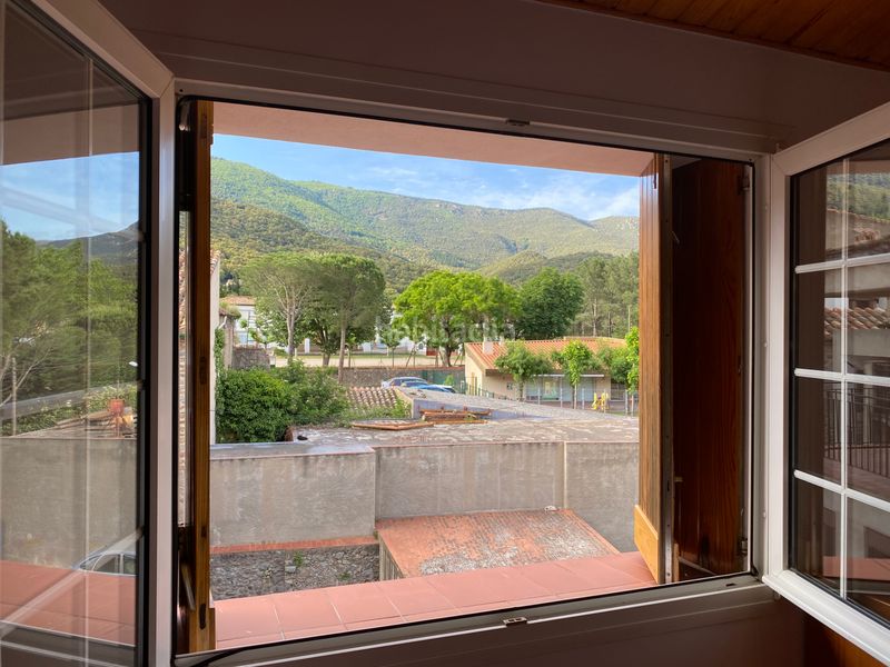 Foto 1c0cbc1d-6521-49b0-b9ba-bf6b759ca1ea. Casa aparellada amb xemeneia calefacció aparcament a Maçanet de Cabrenys