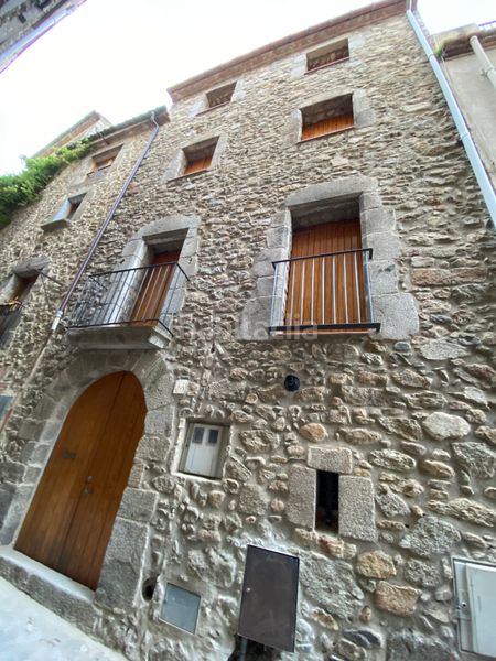 Foto 7a3a3430-1111-42aa-aa8d-82256e232e64. Casa aparellada amb xemeneia calefacció aparcament a Maçanet de Cabrenys