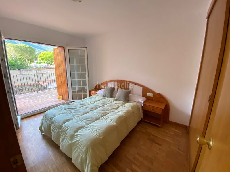 Foto f5f01ab7-b2d1-40f6-903c-bd2c6711e29a. Casa aparellada amb xemeneia calefacció aparcament a Maçanet de Cabrenys