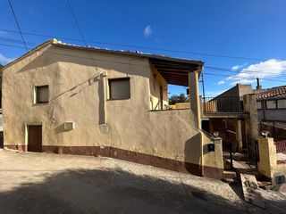 Location Maison  Urbanitzacio prat del pont 3. Casa en alquiler en maçanet de cabrenys