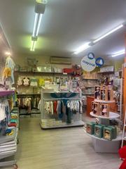 Pas-de-porte Local commercial à Olesa de Montserrat. Tienda de ropa de niños
