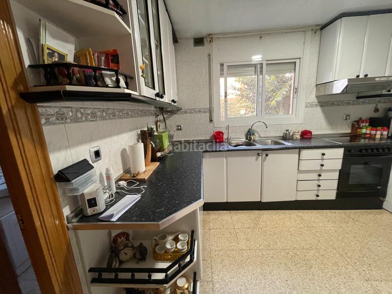 Foto 6ff814db-f5c9-48f3-a5e5-dc02e32f13bd. Reihenhaus mit heizung parking in Abrera