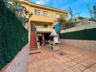 Semi detached house in Abrera. Casa en abrera