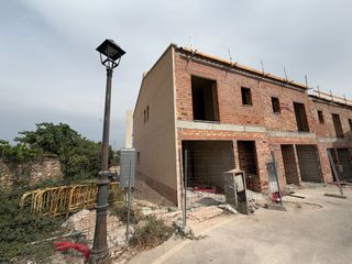 Casa in Carrer font del còdol 18. Ultima casa adosada de obra nueva en collbato