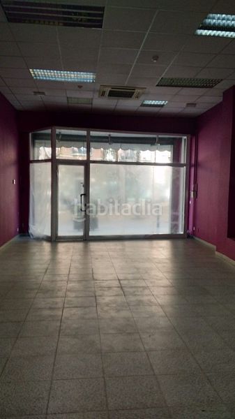 Foto 8df6efe2-96e6-46ea-9eed-ac9af34298d0. Local comercial amb calefacció a Olesa de Montserrat