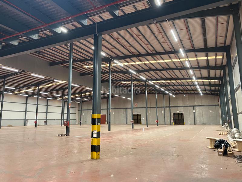 Foto dc063f52-2146-4e05-9cef-b9c888c3cfbb. Affitto capannone industriale con riscaldamento in Bisbal del Penedès (La)