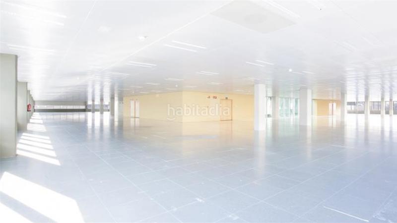 Foto c3c3bf7d-b3ba-4fb7-809d-7c9d9ac223a8. Miete büro in n/a in Almeda - El Corte Inglés Cornellà de Llobregat
