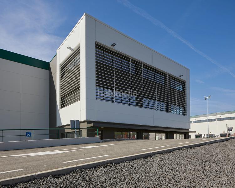 Foto 4f94d077-f71a-4648-88f8-3c80c4bd2d07. Affitto capannone industriale con riscaldamento in Santa Oliva