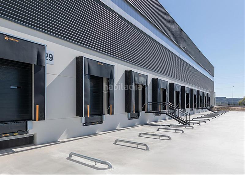 Foto 407cd765-ebd7-47cd-bda4-87cdc1b0760b. Rent industrial building in ronda sur 1 in Parque Cataluña Torrejón de Ardoz