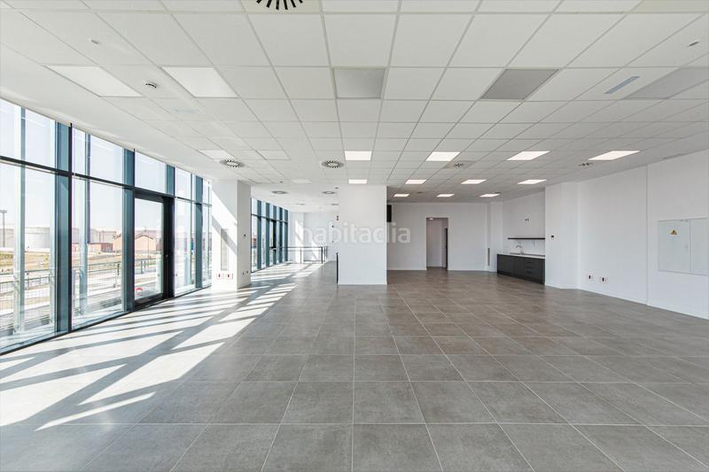 Foto a6d80555-c6e9-4797-935b-66b36e3b8135. Rent industrial building in ronda sur 1 in Parque Cataluña Torrejón de Ardoz