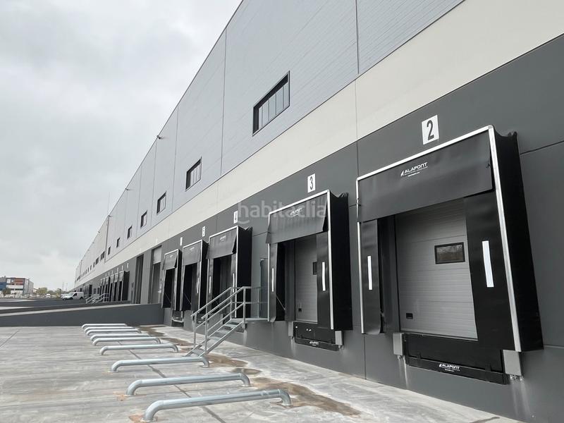 Foto 5211ca87-39c7-4ba7-adb3-eac88e0c470d. Affitto capannone industriale in camino de los afligidos 4 in Alcalá de Henares