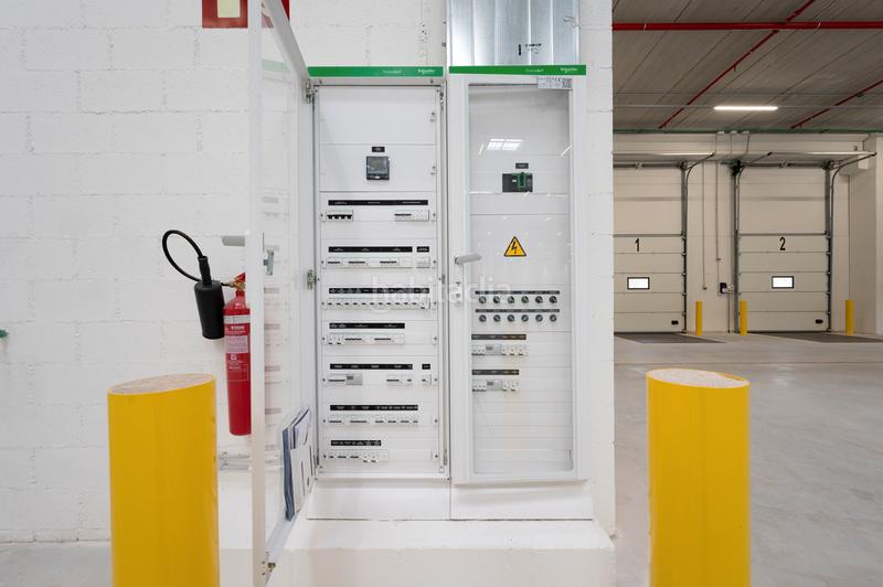 Foto 0572fb26-fd28-4ca6-a154-b5f096071873. Rent industrial building in camino de los afligidos 4 in Alcalá de Henares