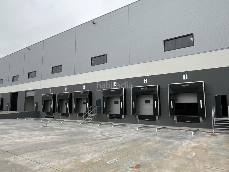 Foto 2ce3c605-0b39-43a7-a7ae-39a511c519e0. Rent industrial building in camino de los afligidos 4 in Alcalá de Henares