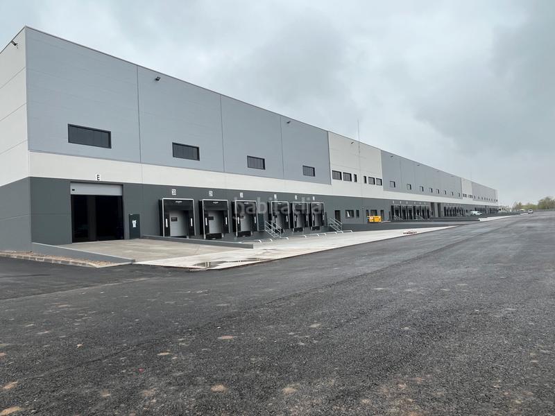 Foto 3e6045c3-8888-4b91-aafe-9d06d5531b05. Rent industrial building in camino de los afligidos 4 in Alcalá de Henares