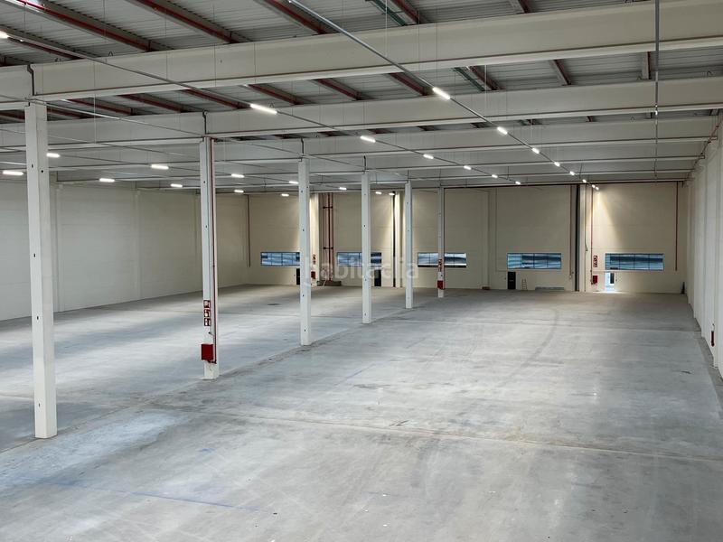 Foto 4861a953-5b11-4745-80f1-cf856f99f635. Rent industrial building in camino de los afligidos 4 in Alcalá de Henares