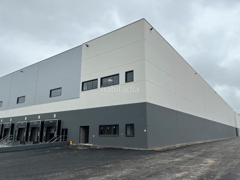 Foto 673ae40b-5726-41a3-805f-b3fe6a5a5885. Rent industrial building in camino de los afligidos 4 in Alcalá de Henares